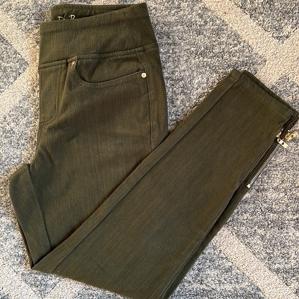 *Petite | Flexibelle | Zip Ankle Jeans- Olive